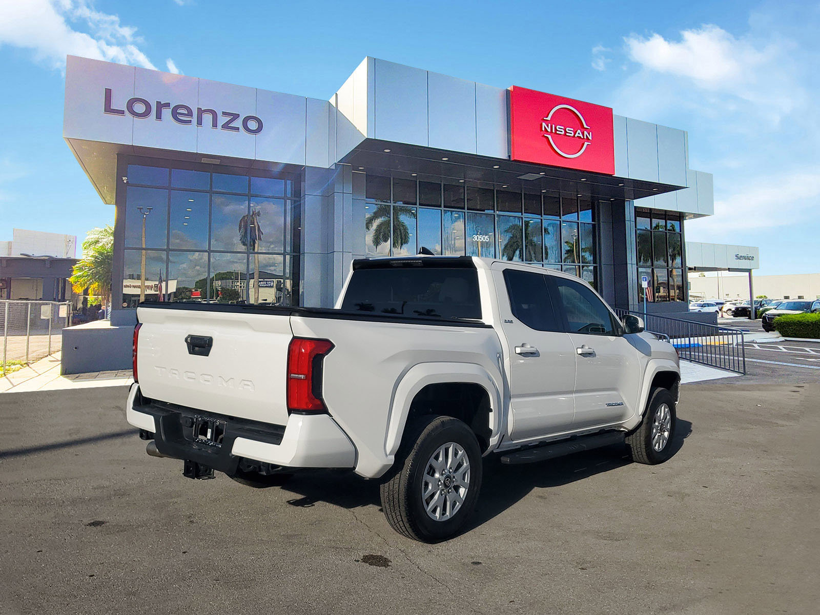 Used 2024 Toyota Tacoma SR5 image 5