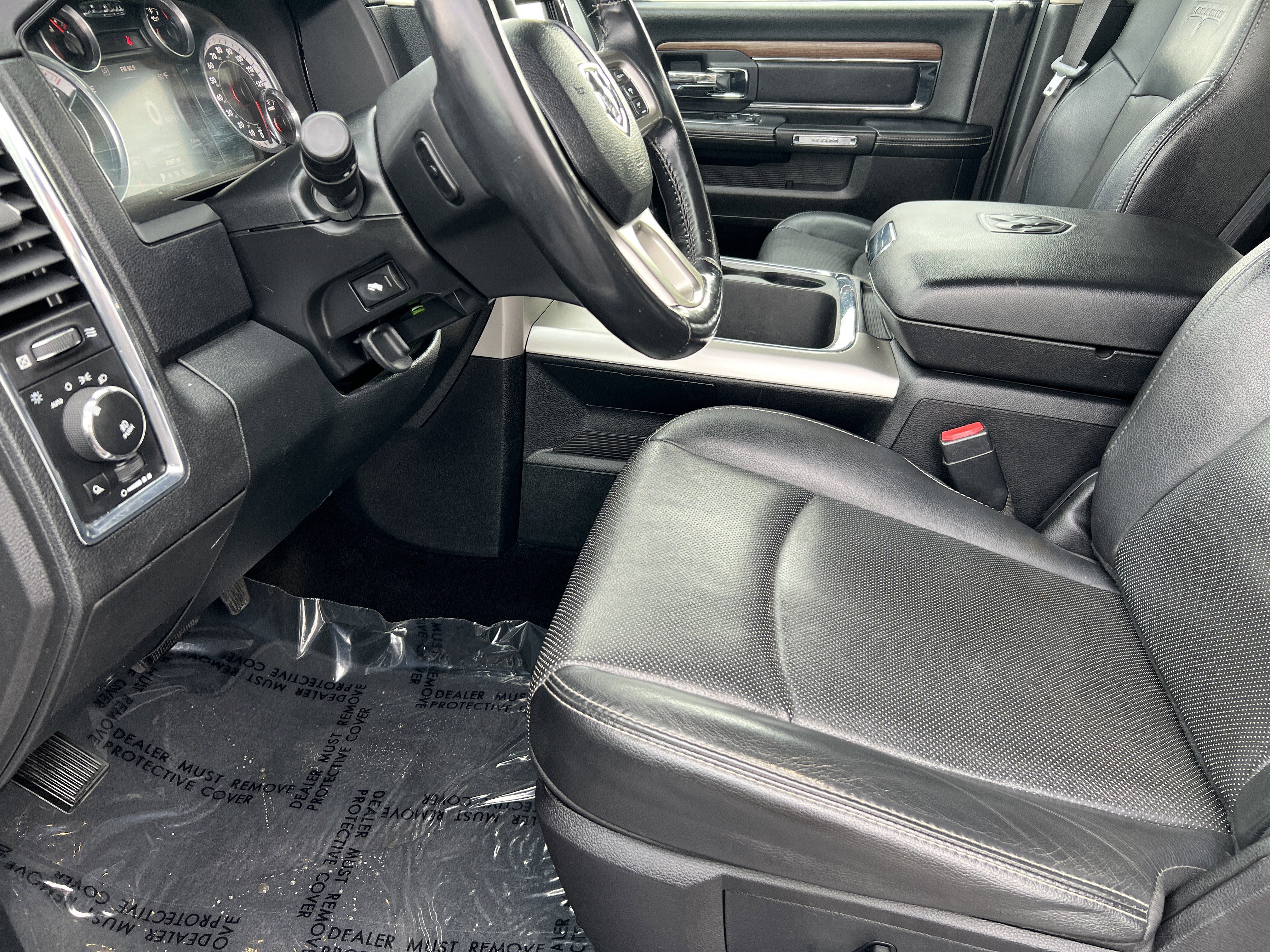 Used 2016 RAM 1500 Laramie image 17