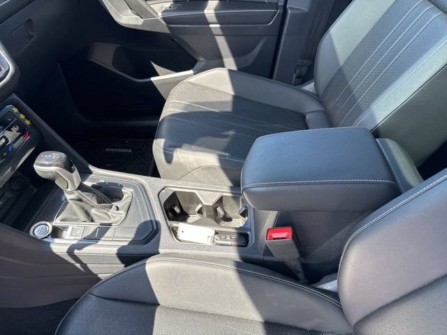 Used 2023 Volkswagen Tiguan SE w/ Panoramic Sunroof Package FWD image 17