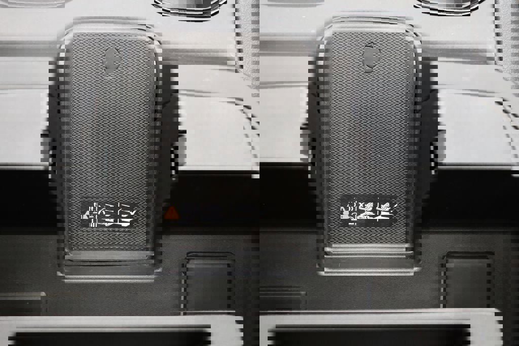 Used 2025 GMC Sierra 1500 AT4 w/ AT4 Premium Package image 42