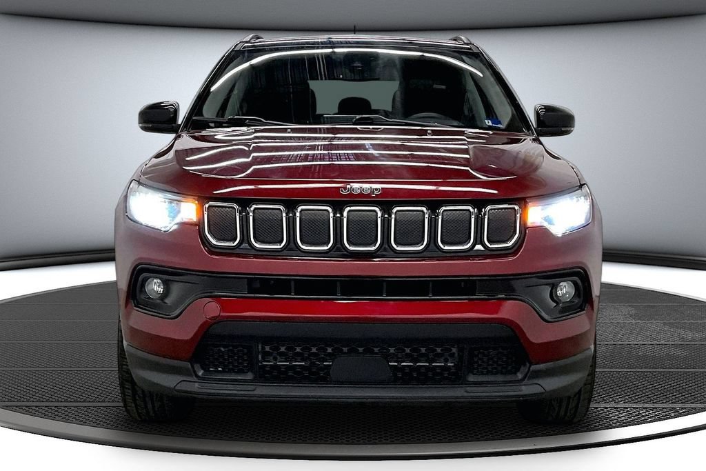 Used 2022 Jeep Compass Limited AWD/4WD image 2