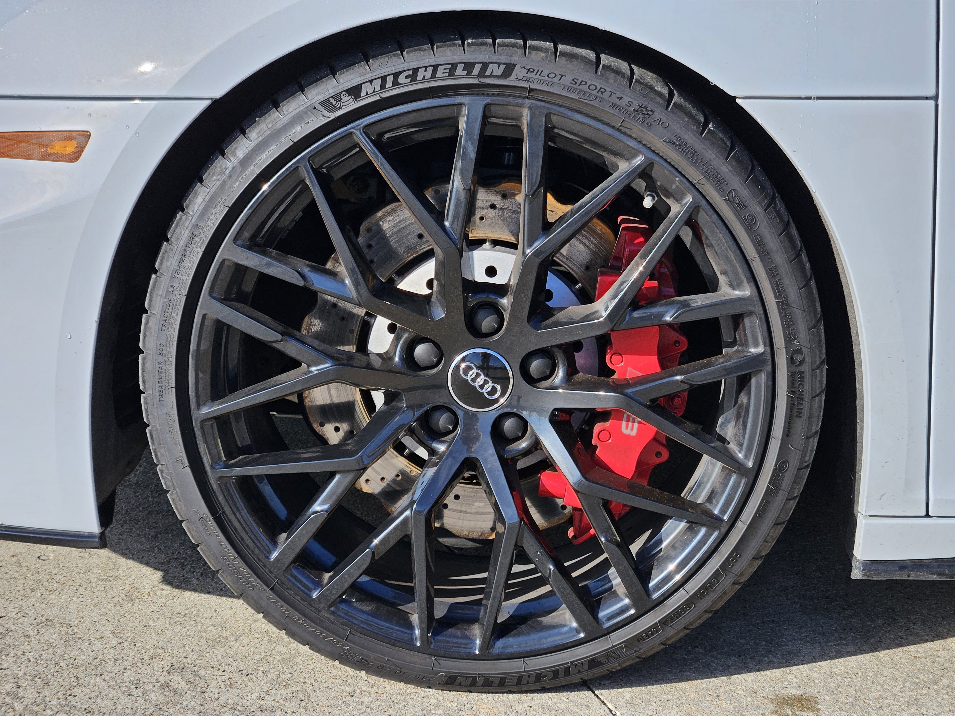 Used 2020 Audi R8 V10 w/ Carbon Exterior Package image 13