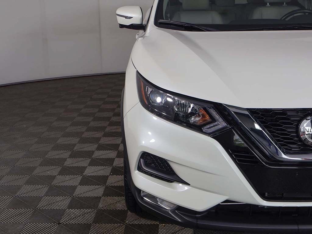 Used 2022 Nissan Rogue Sport SV w/ Technology Package AWD/4WD image 12