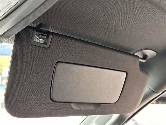 Used 2024 GMC Yukon XL SLT image 28