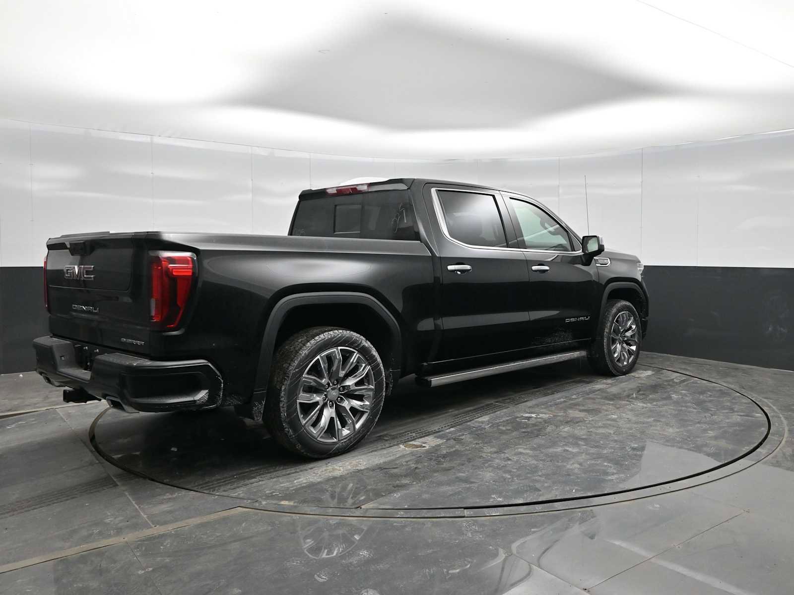 New 2026 GMC Sierra 1500 Denali w/ Denali Reserve Package image 8
