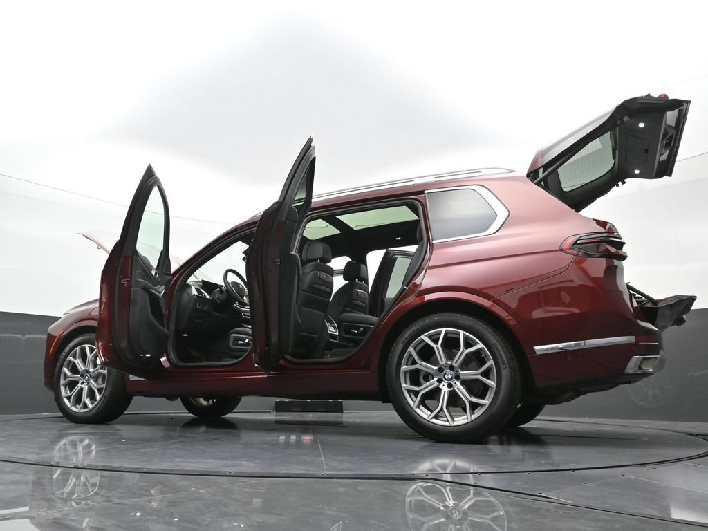 Used 2026 BMW X7 xDrive40i AWD/4WD image 44