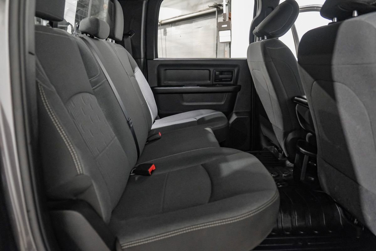 Used 2024 RAM 2500 Tradesman w/ Chrome Appearance Group image 36