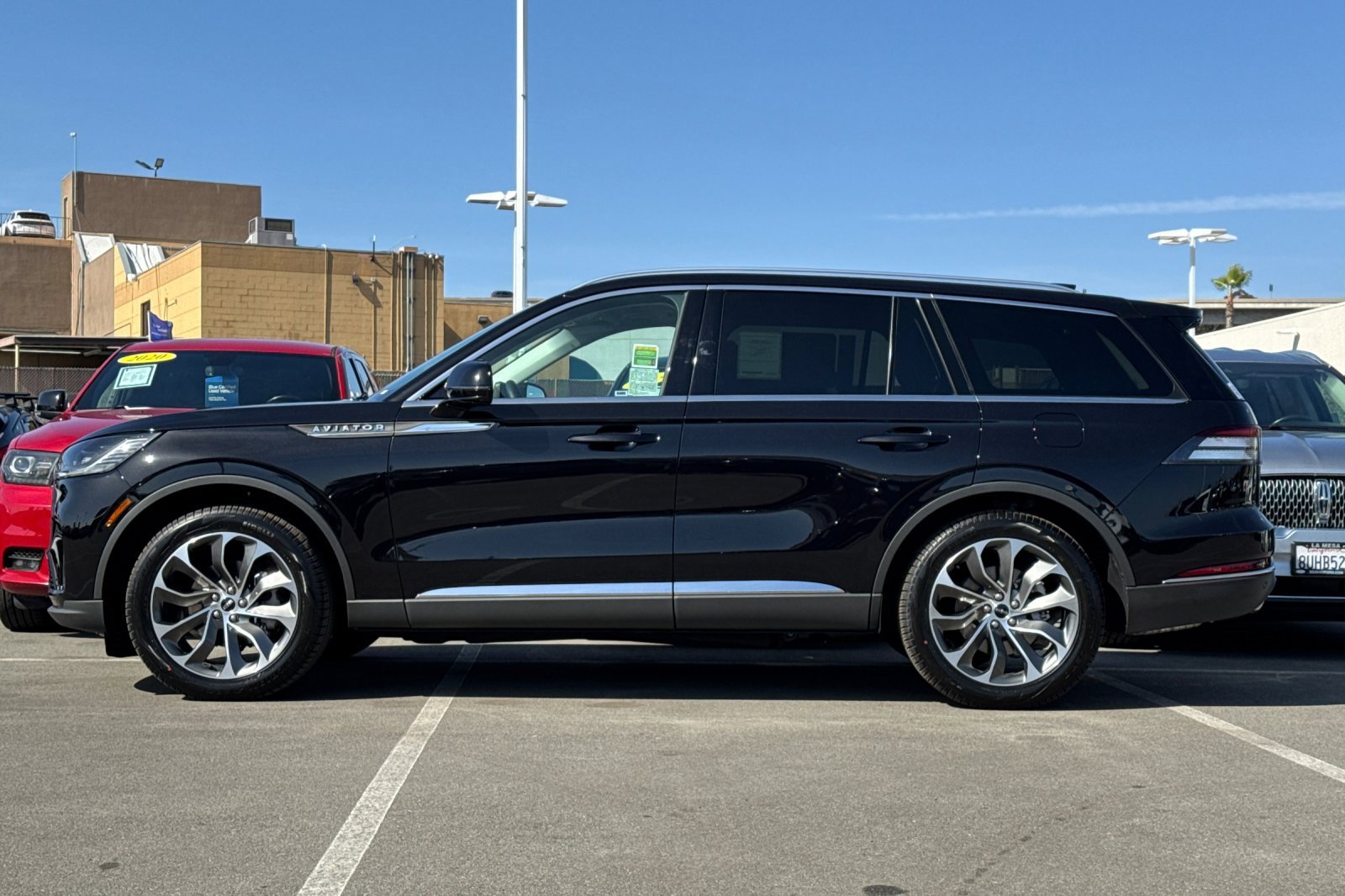 New 2025 Lincoln Aviator Reserve w/ Luxury Package image 6