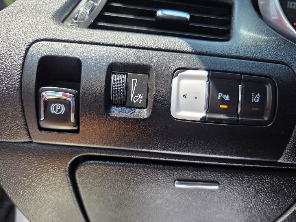 Used 2016 Chevrolet Impala LTZ FWD image 15