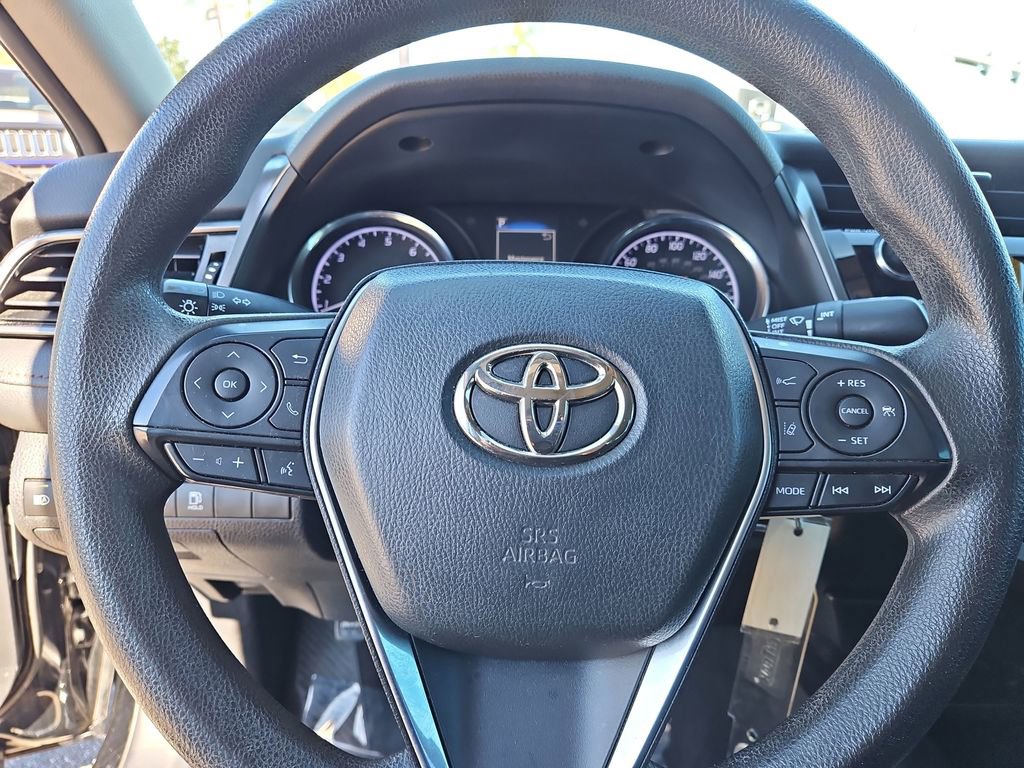 Used 2020 Toyota Camry LE image 20