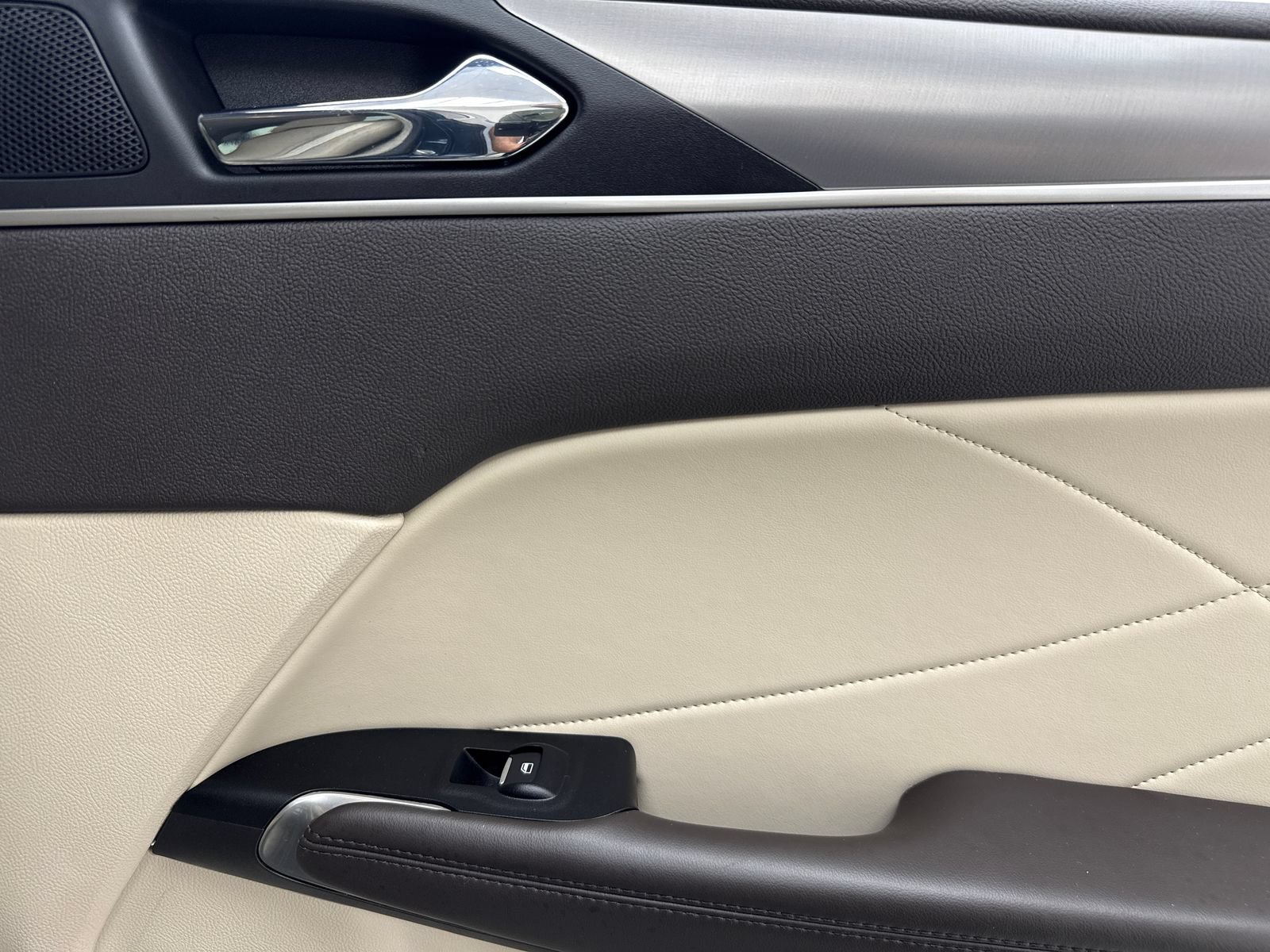 Used 2019 Lincoln MKC Premiere FWD image 46