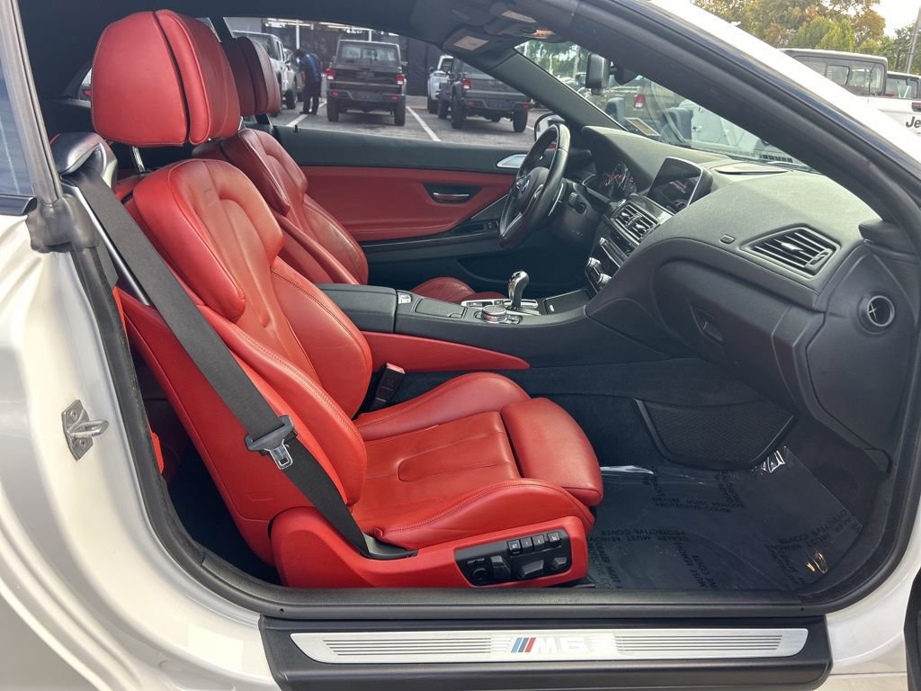 Used 2016 BMW M6 Convertible image 23