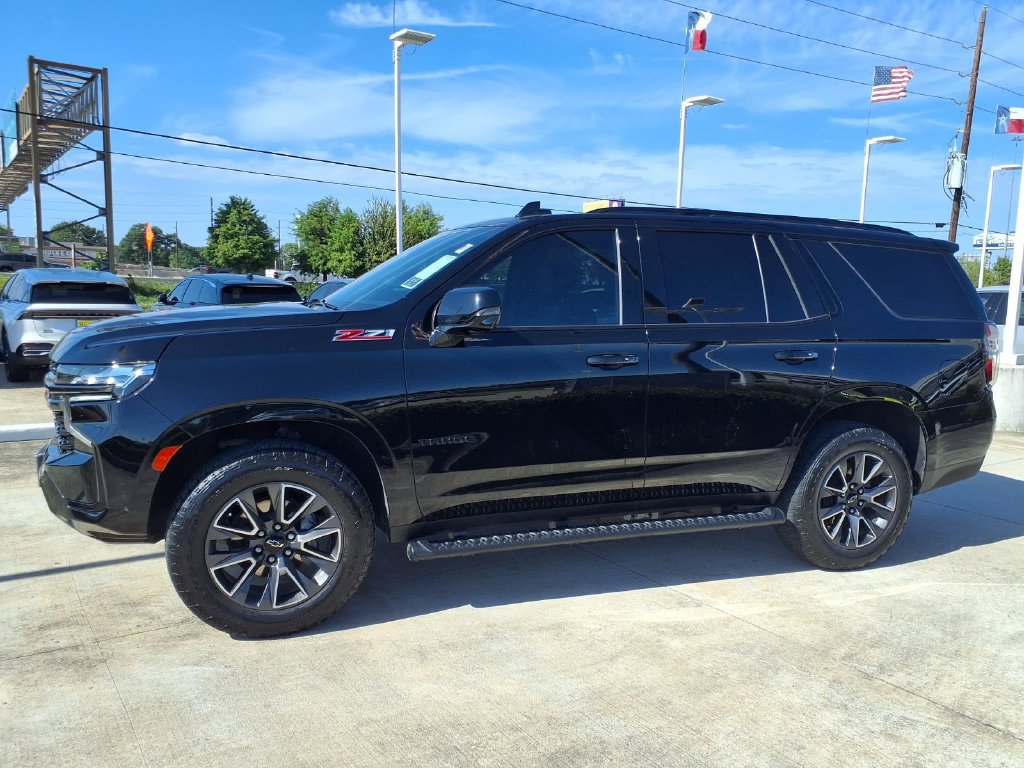 Used 2022 Chevrolet Tahoe Z71 w/ Luxury Package AWD/4WD image 3