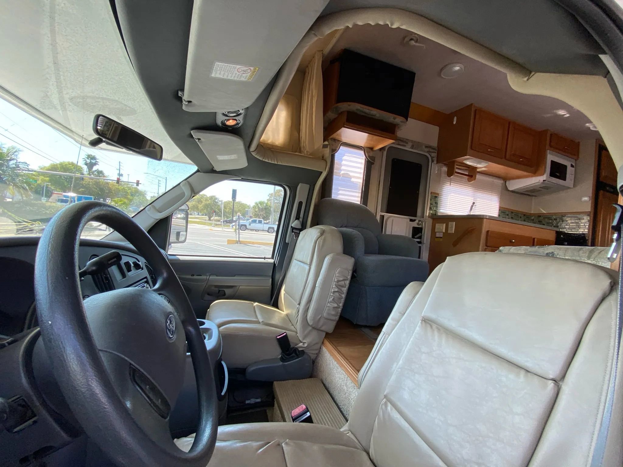 Used 2003 Ford E-450 and Econoline 450 image 10