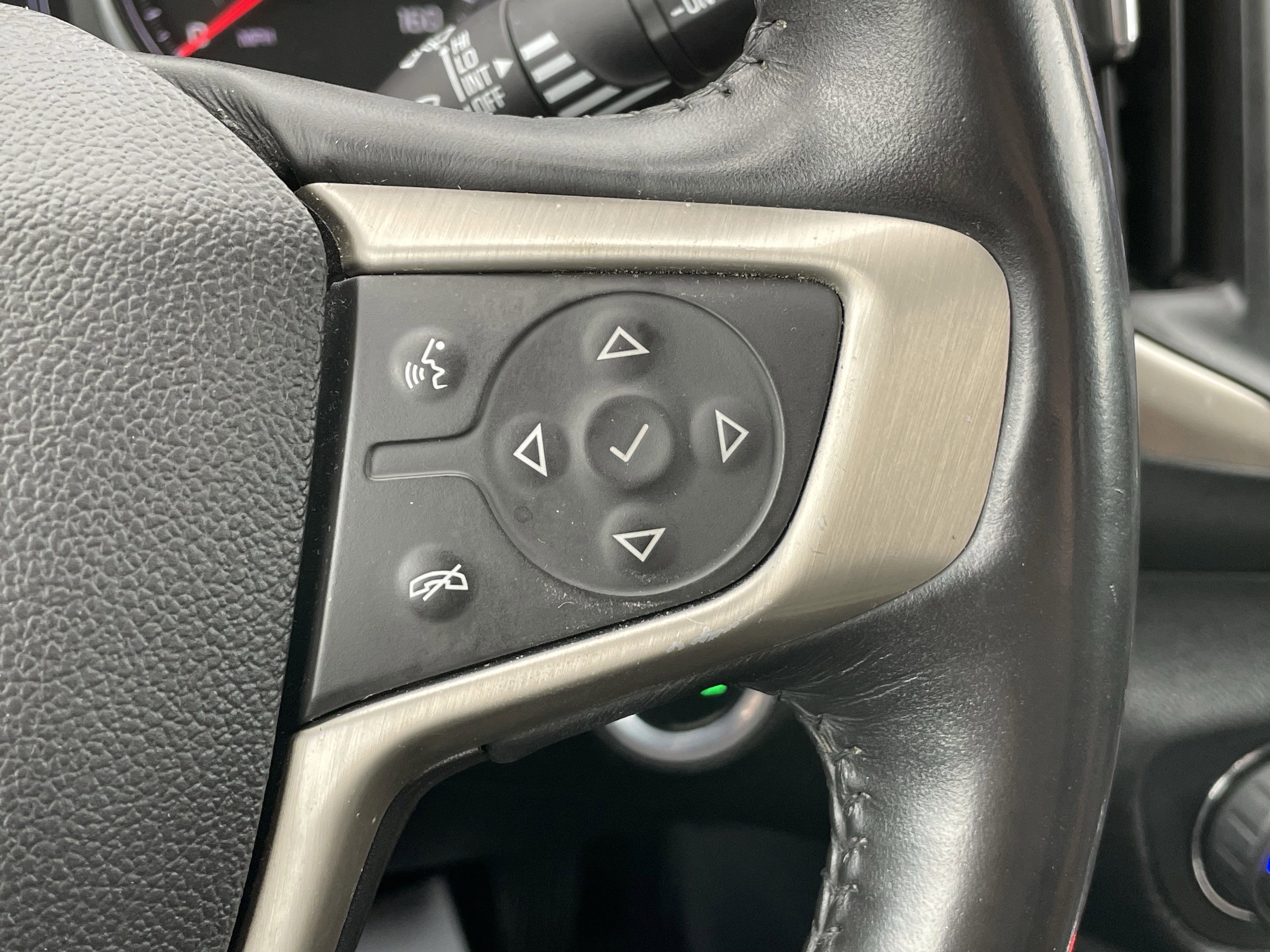 Used 2018 GMC Terrain Denali w/ Advanced Safety Package image 20