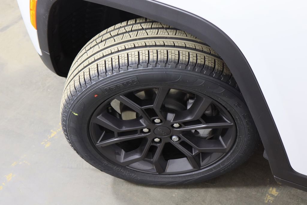 New 2025 Jeep Grand Cherokee Limited image 46