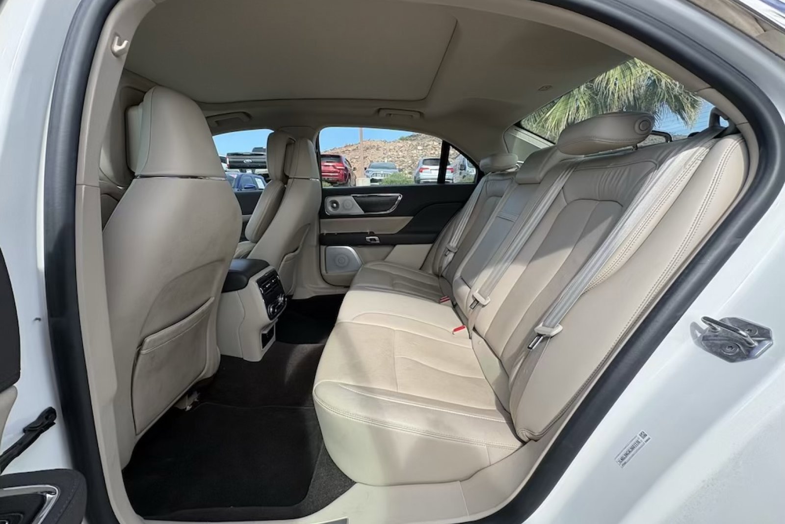 Used 2020 Lincoln Continental Reserve w/ Luxury Package image 10