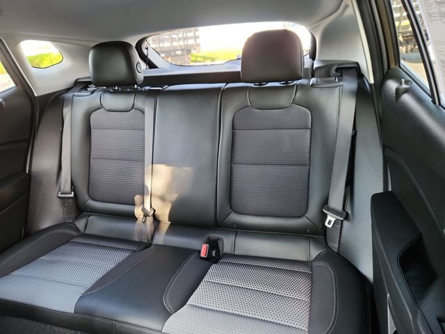 Used 2024 Chevrolet Trax LT w/ Driver Confidence Package FWD image 28