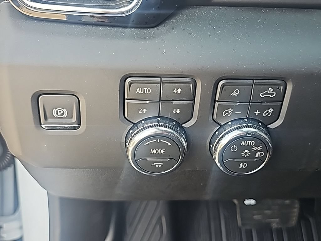 New 2026 GMC Sierra 3500 Denali Ultimate w/ LPO, Black Badging Package AWD/4WD image 16