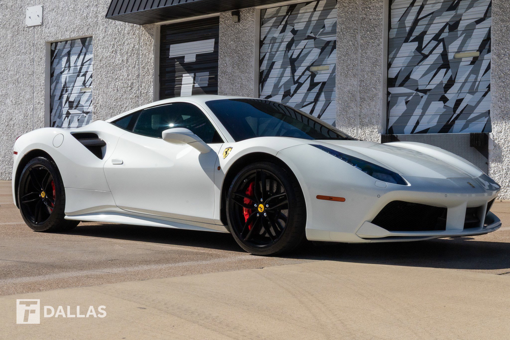 Used 2019 Ferrari 488 GTB image 18