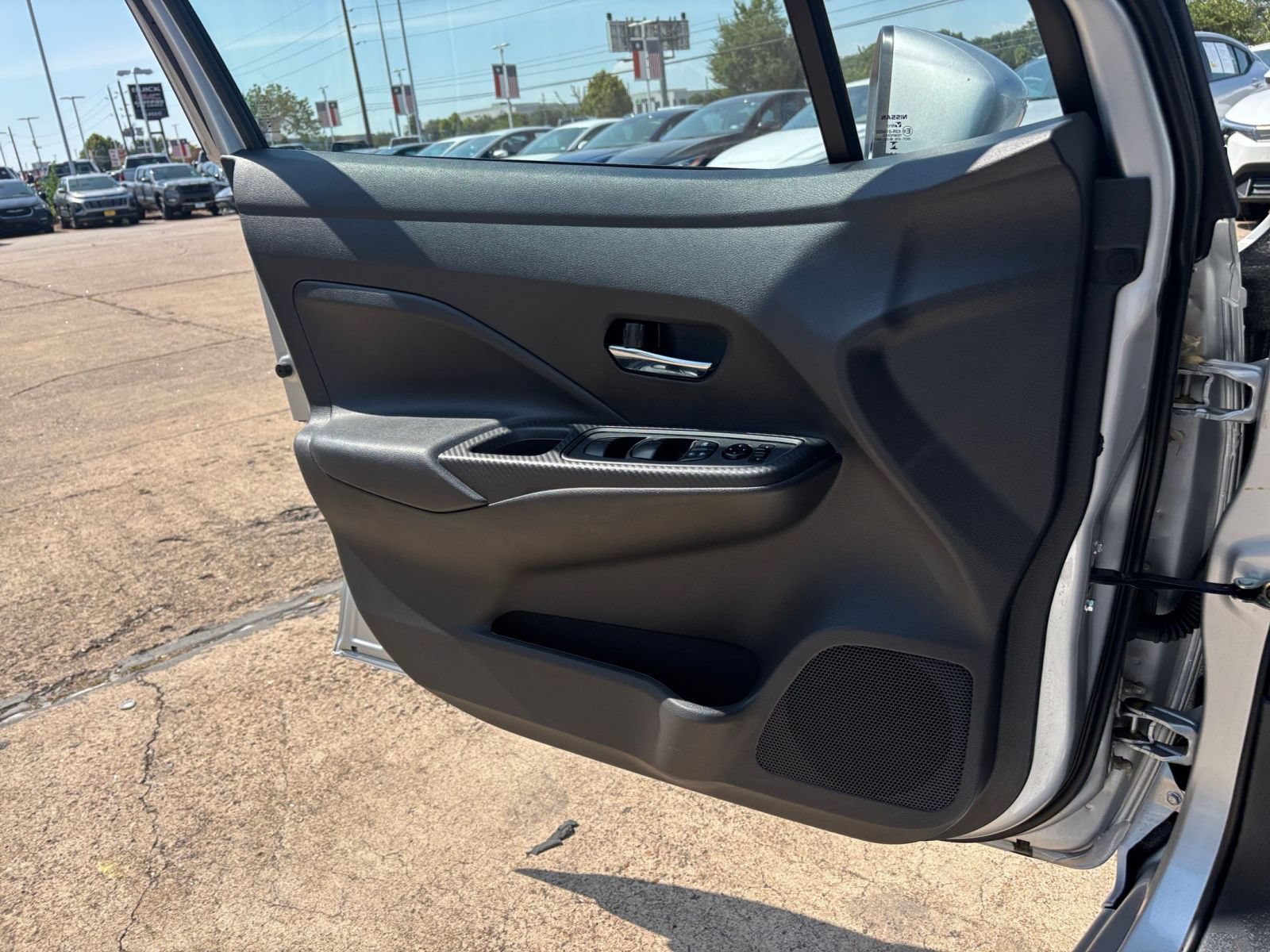 Used 2025 Nissan Versa SV FWD image 18