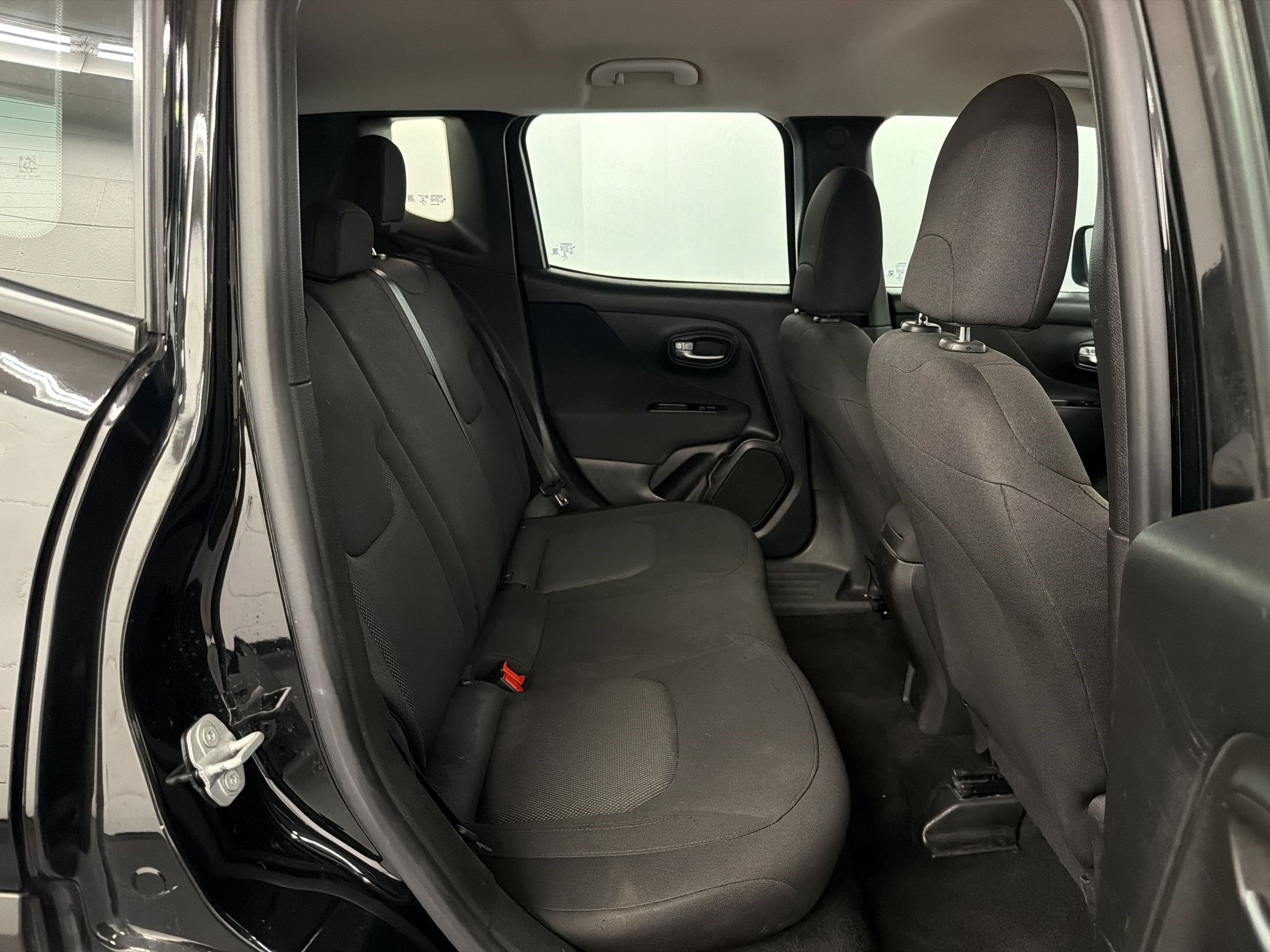 Used 2019 Jeep Renegade Sport FWD image 27
