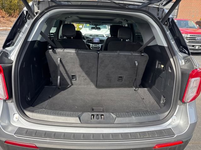 Certified 2022 Ford Explorer XLT w/ Equipment Group 202A image 11