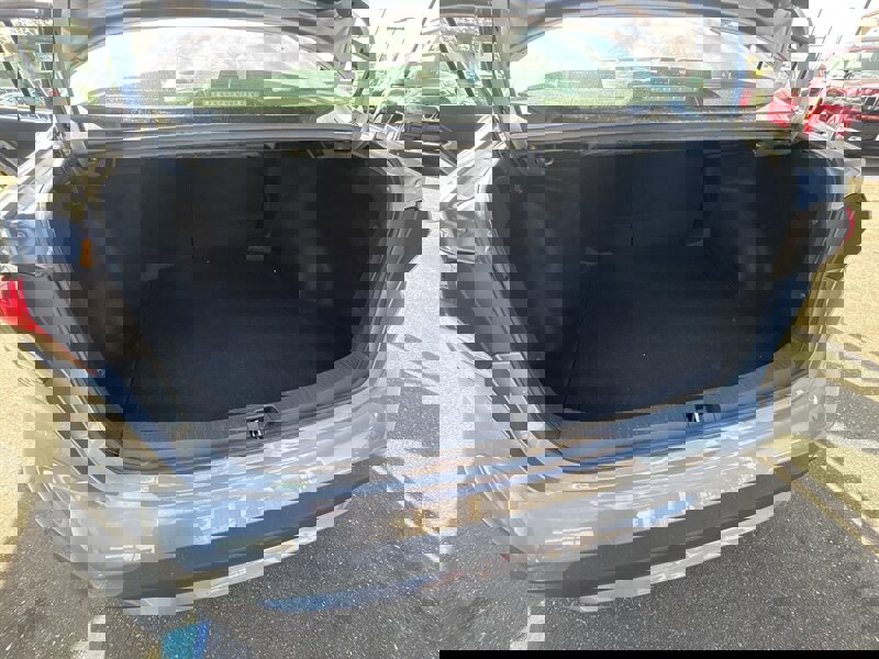 Used 2022 Toyota Corolla LE image 15