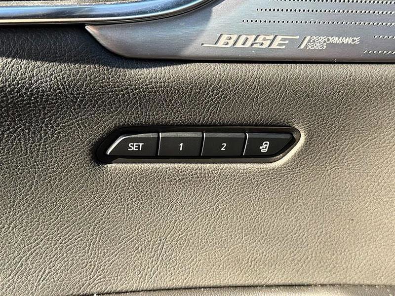 Used 2023 Cadillac XT6 Premium Luxury image 17