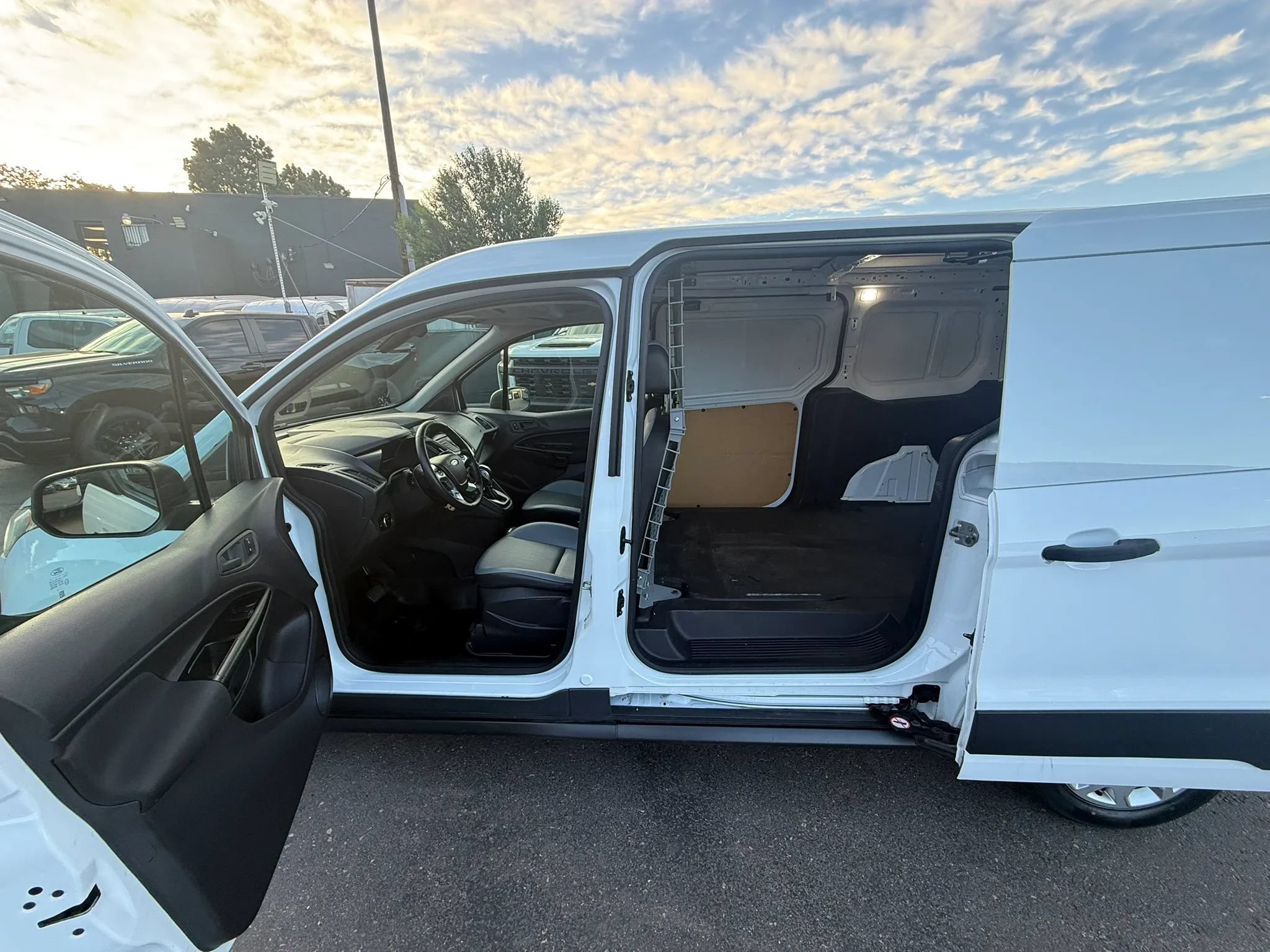 Used 2018 Ford Transit Connect XL FWD image 11