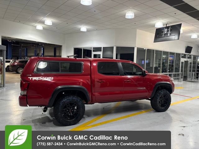 Used 2016 Toyota Tacoma TRD Off-Road w/ Premium & Technology Package AWD/4WD image 9