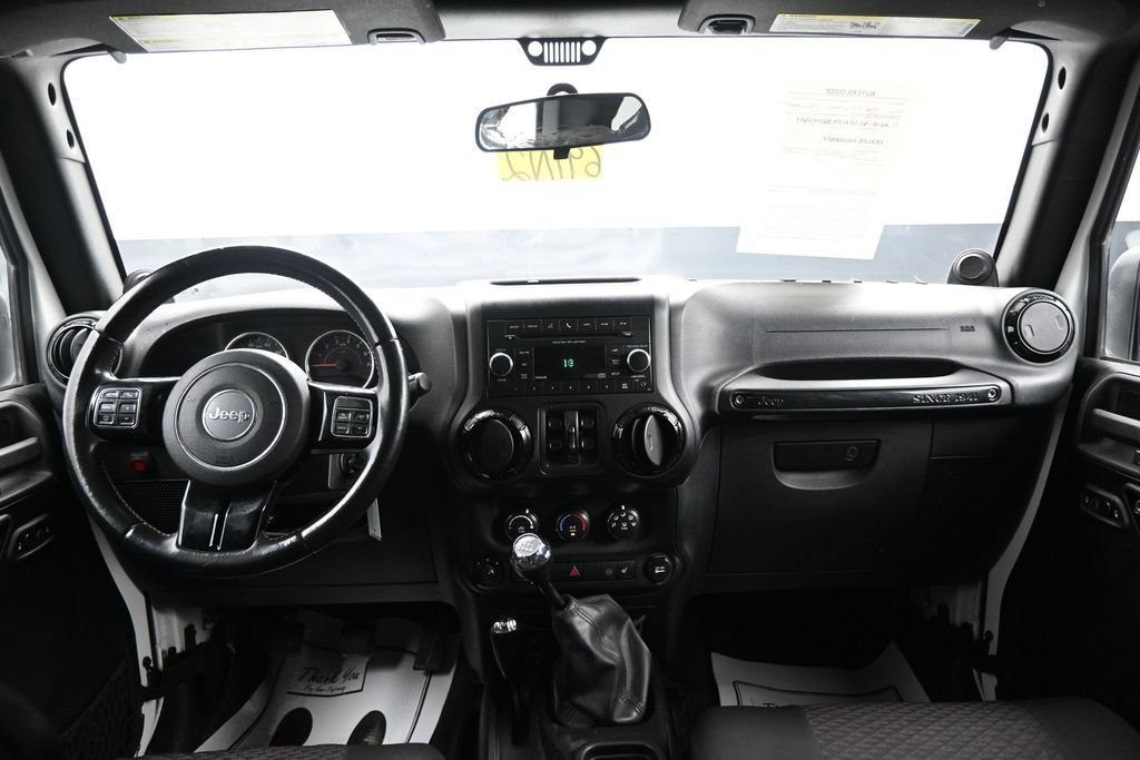 Used 2012 Jeep Wrangler Unlimited Sahara AWD/4WD image 12