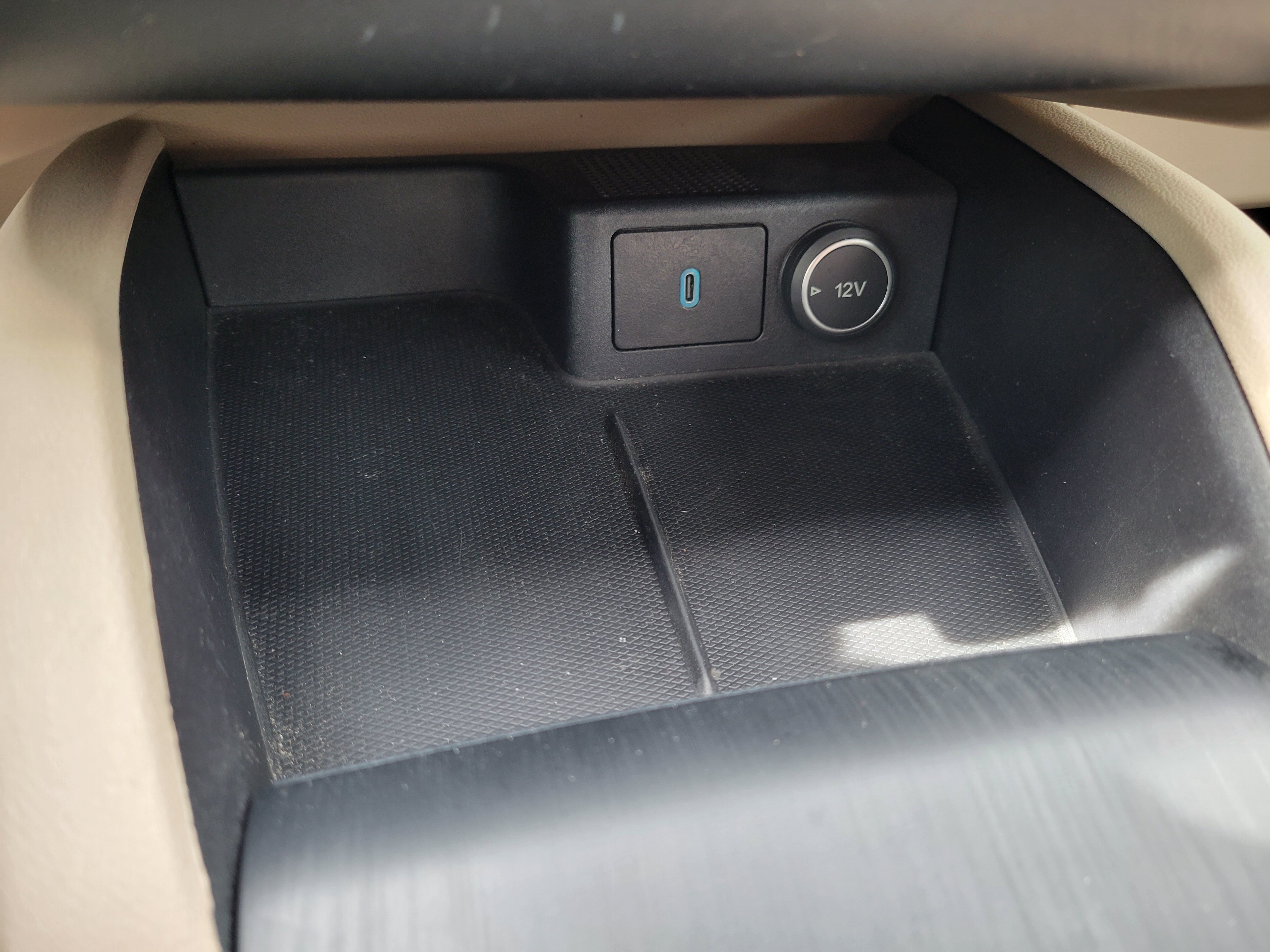 Used 2020 Ford Escape Titanium FWD image 20
