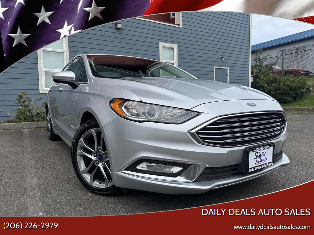 Used 2017 Ford Fusion SE w/ Equipment Group 601A image 1