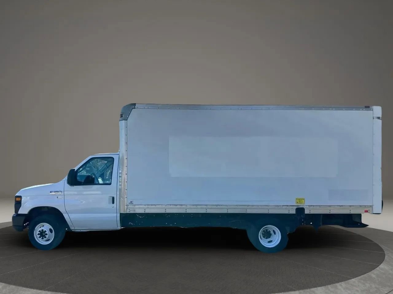 Used 2016 Ford E-350 and Econoline 350 Super Duty image 11