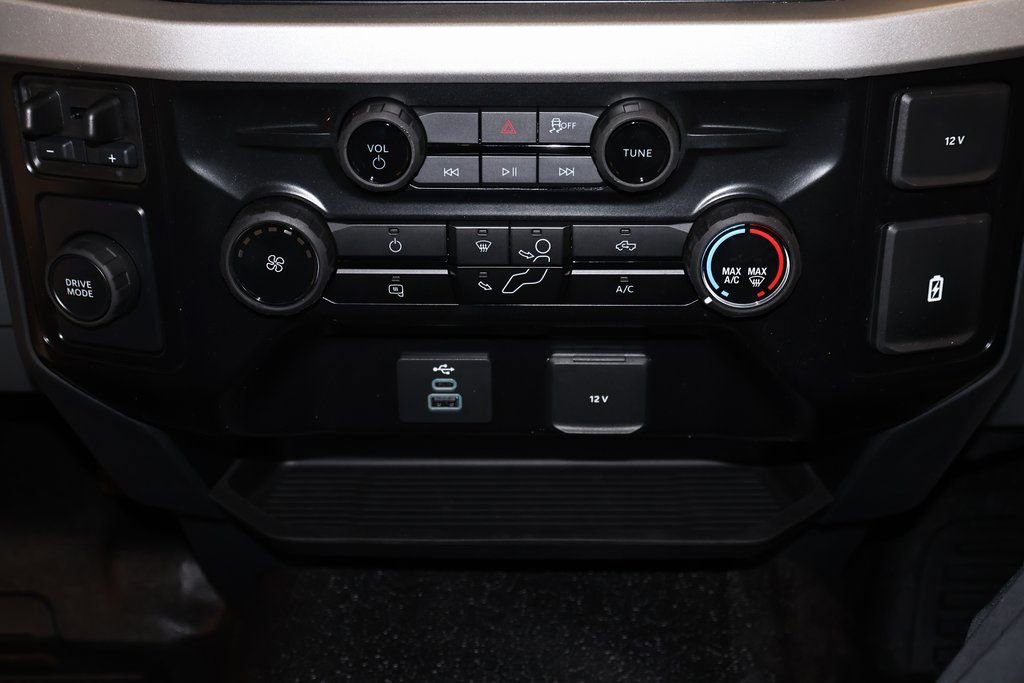 New 2026 Ford F550 2WD Regular Cab Super Duty image 19