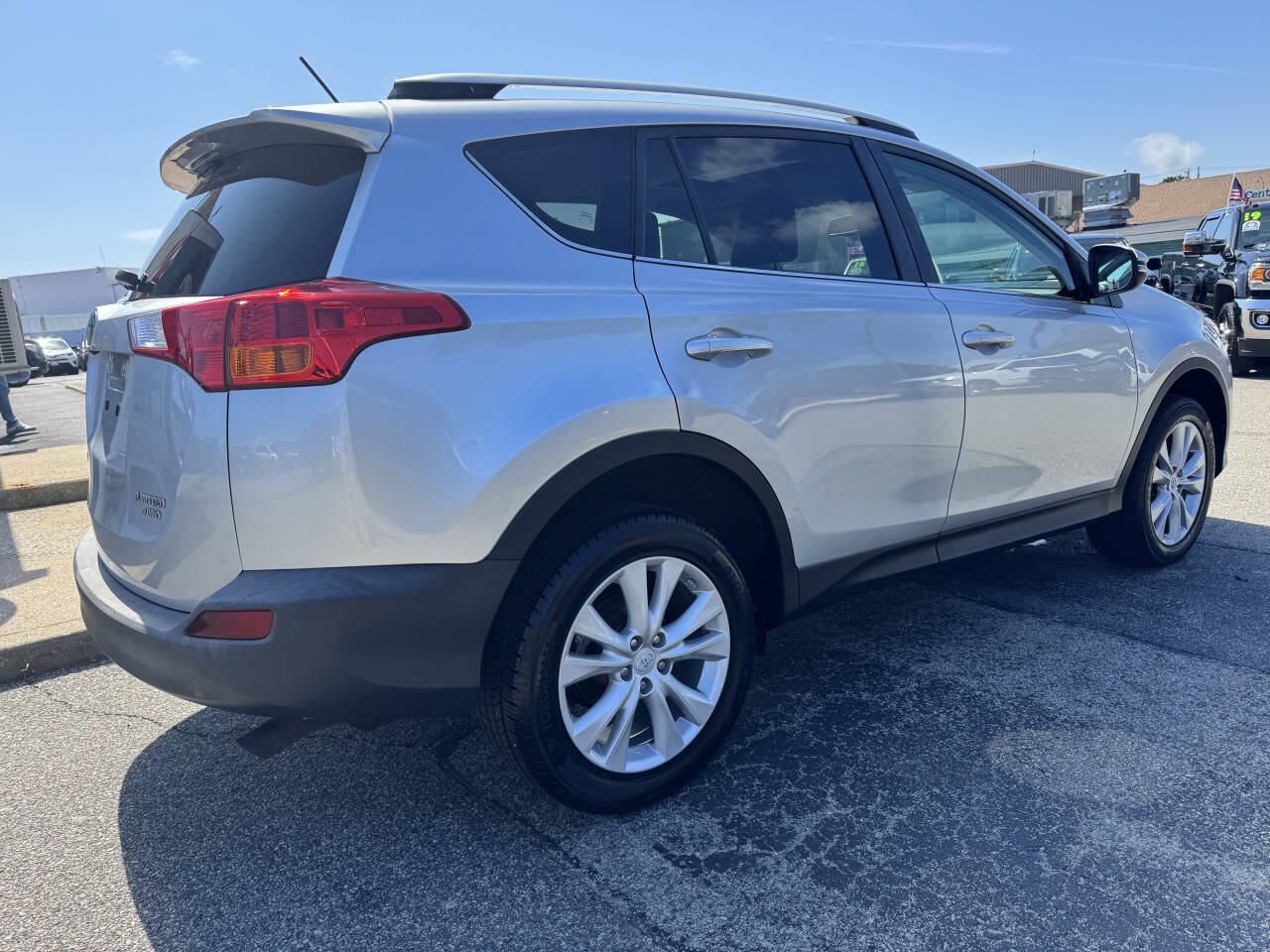Used 2013 Toyota RAV4 Limited AWD/4WD image 10