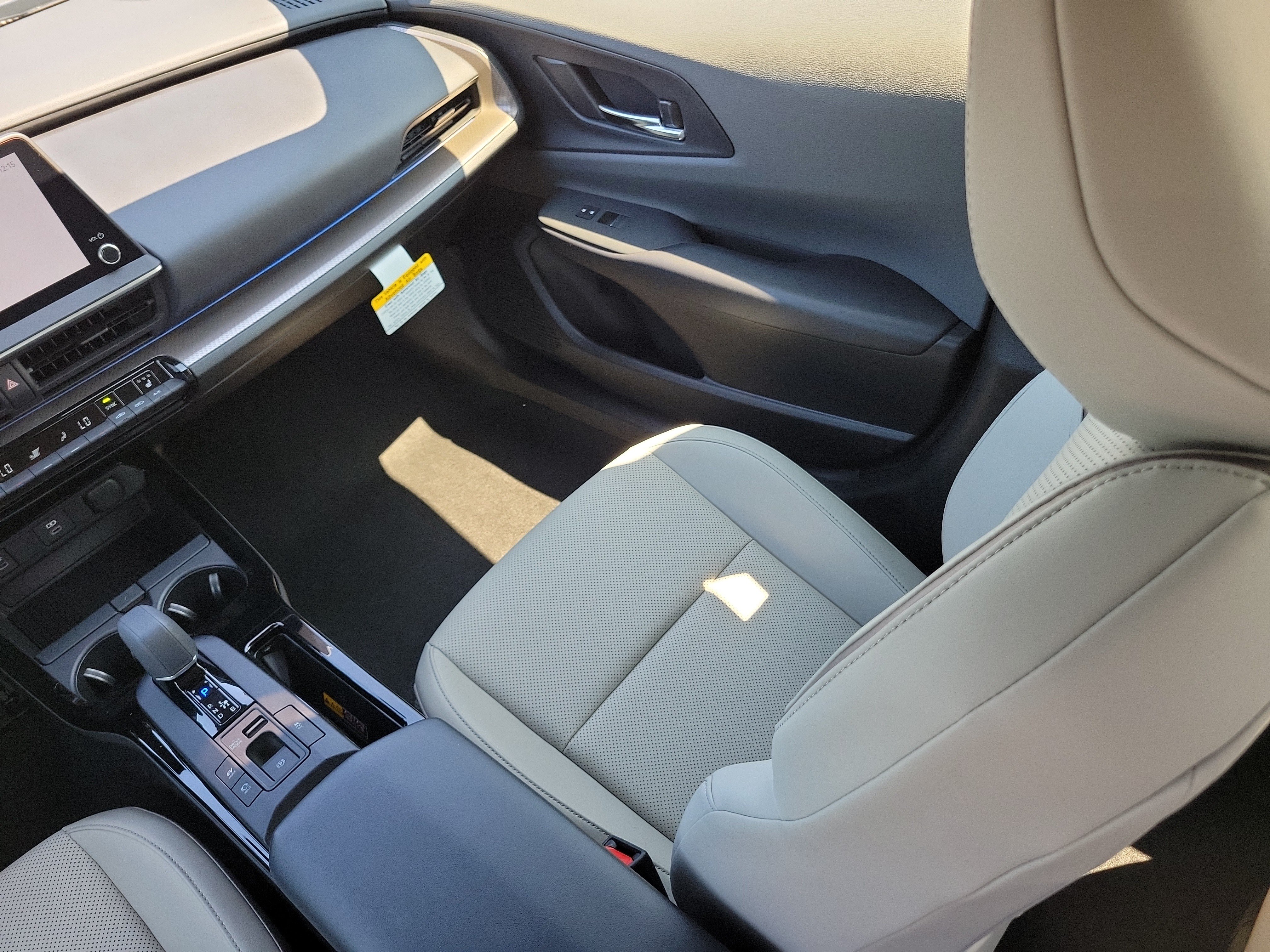 New 2027 Toyota Prius XLE FWD image 15