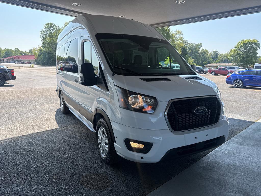Used 2024 Ford Transit 350 XLT RWD image 3