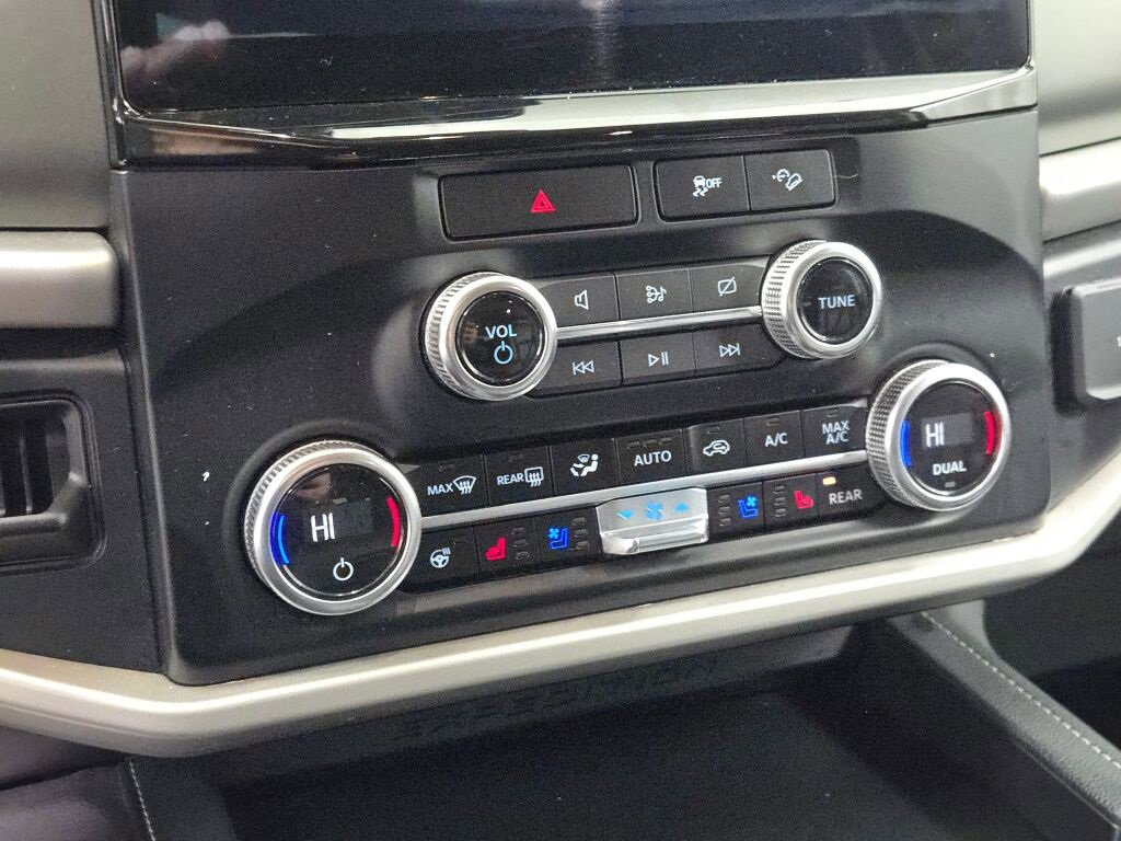 Used 2023 Ford Expedition Max XLT image 29