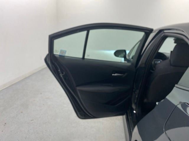 Used 2025 Toyota Corolla SE w/ SE Premium Package FWD image 27