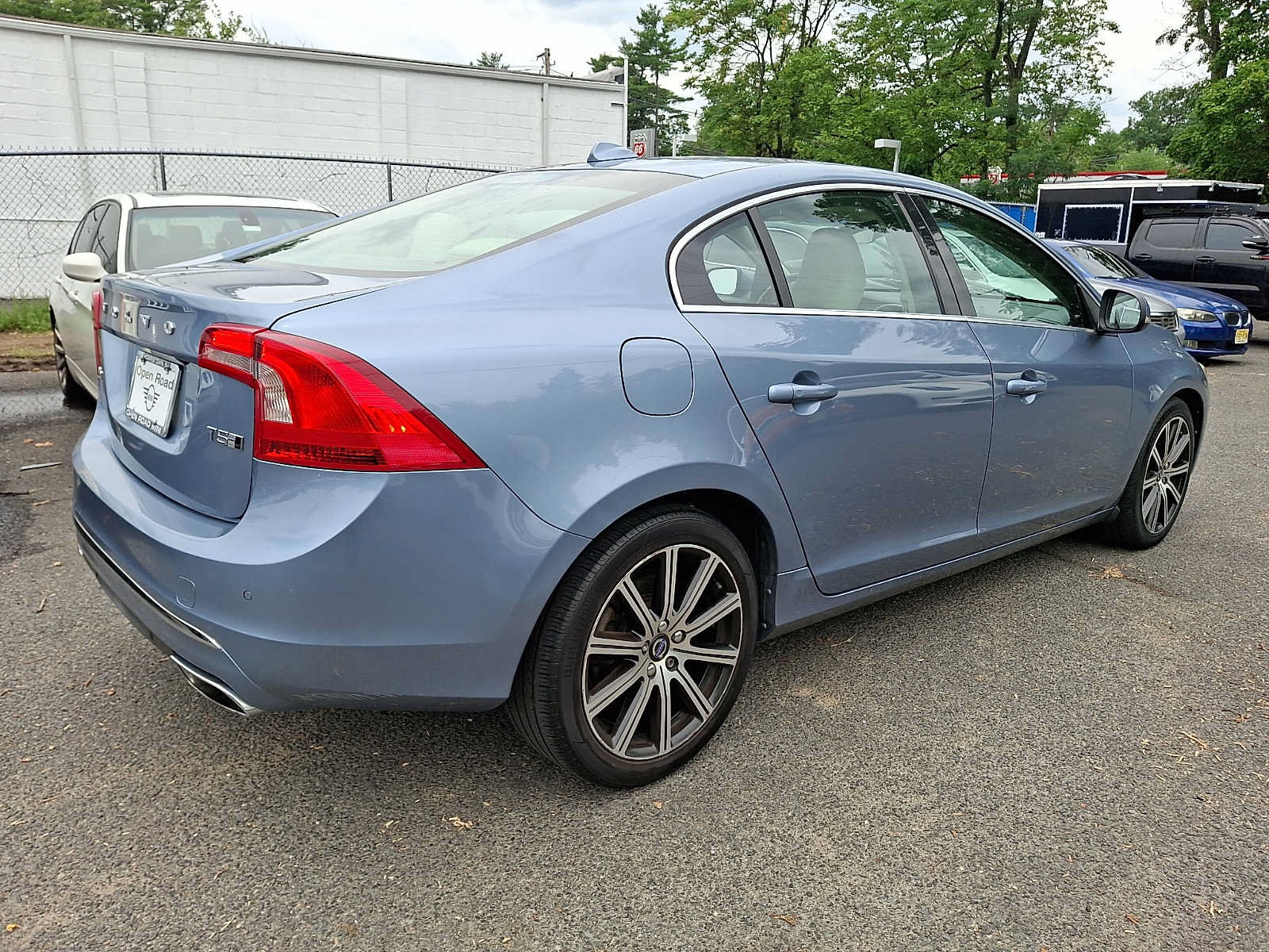 Used 2017 Volvo S60 T5 Inscription w/ Climate Package AWD/4WD image 6