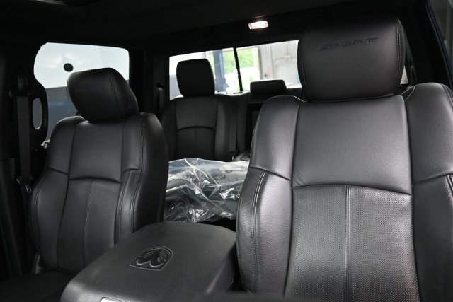 Used 2018 RAM 1500 Sport w/ Hydro Blue Sport Package AWD/4WD image 15