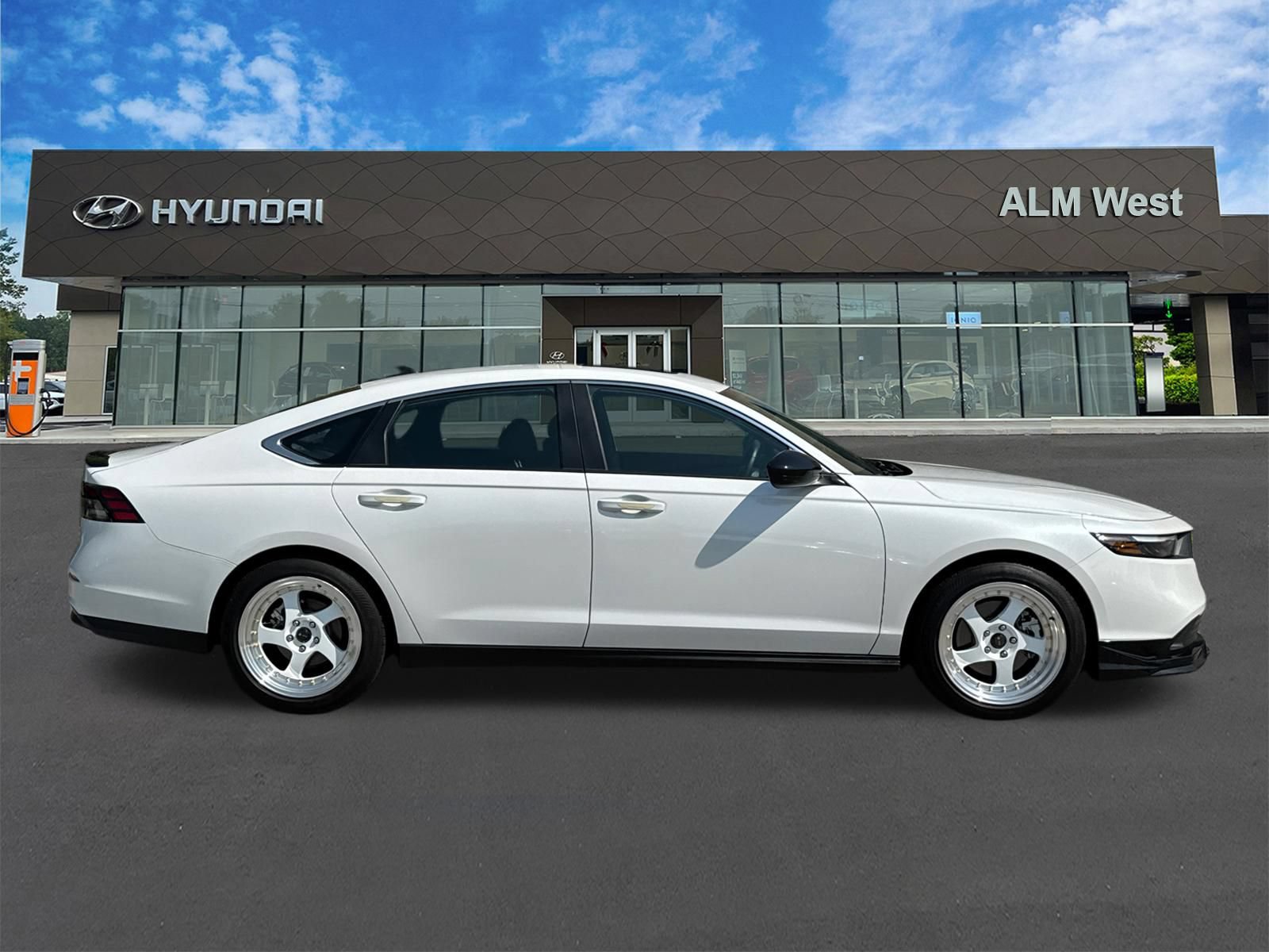 Used 2025 Honda Accord Sport image 4