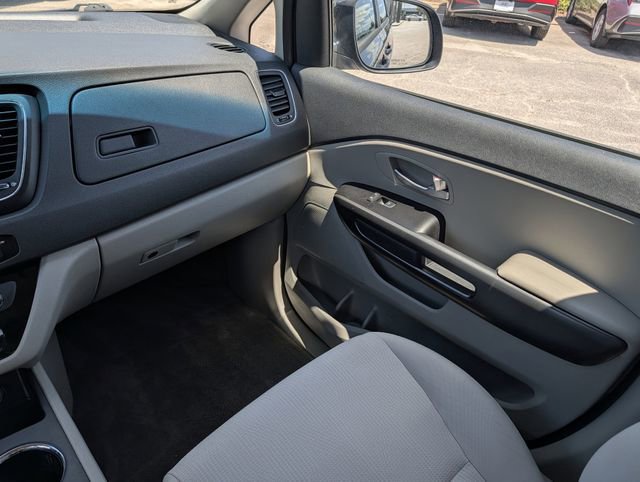 Used 2019 Kia Sedona LX FWD image 19