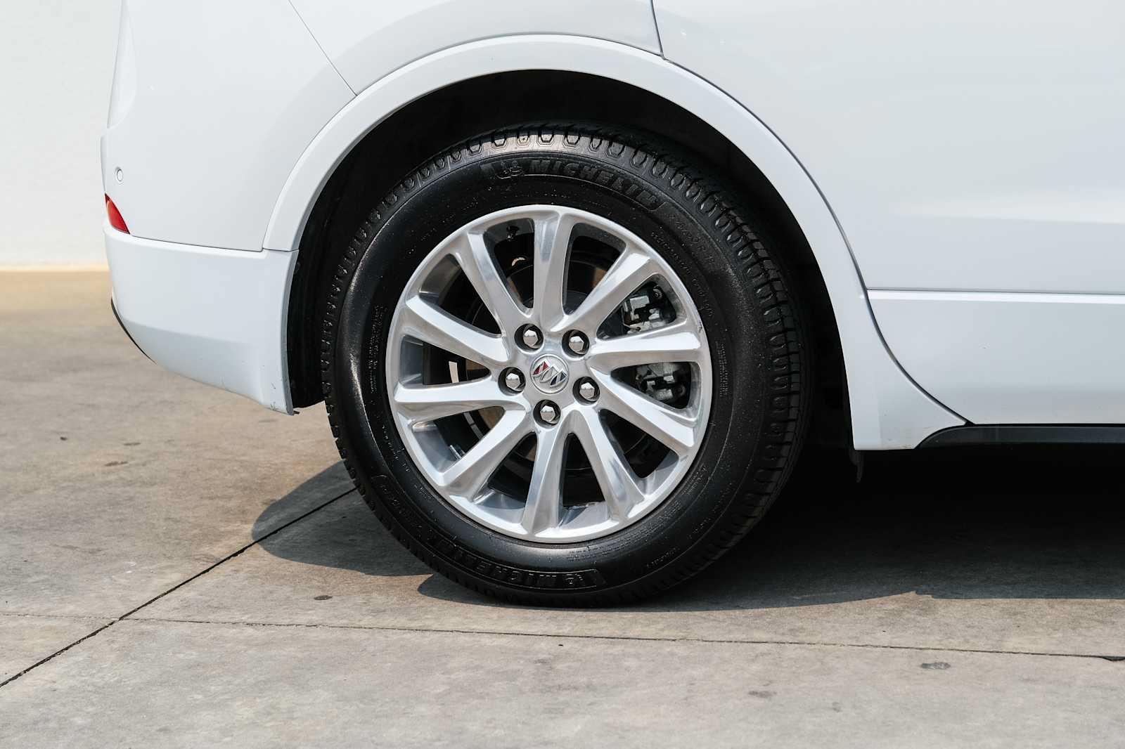 Used 2020 Buick Envision Essence FWD image 7