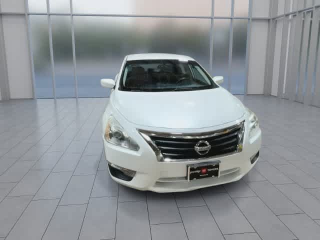 Used 2015 Nissan Altima 2.5 S w/ Power Driver Seat Package FWD image 3