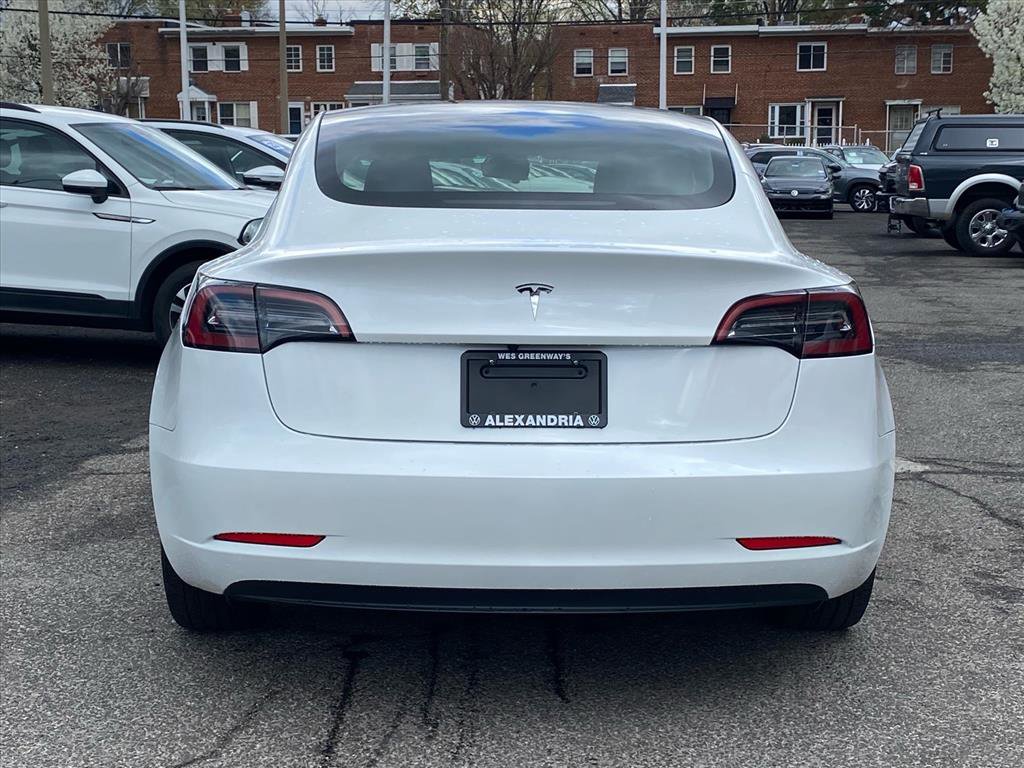 Used 2023 Tesla Model 3 Standard Range image 4