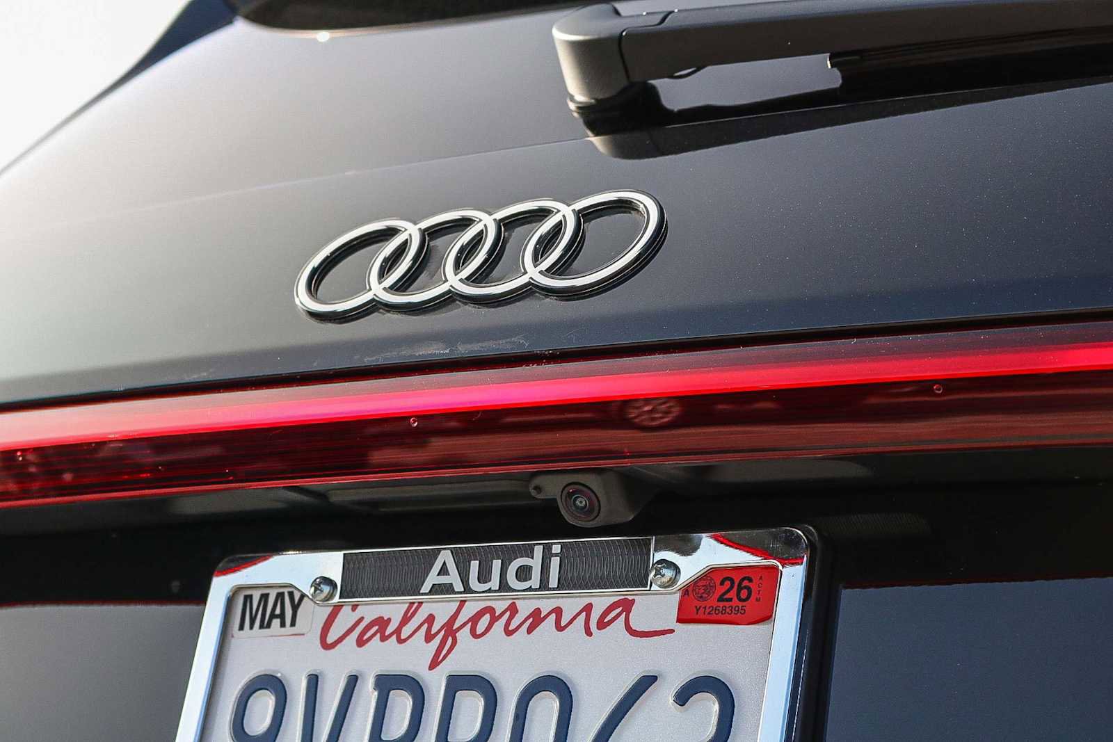 Used 2025 Audi Q6 e-tron Premium w/ Convenience Package image 12