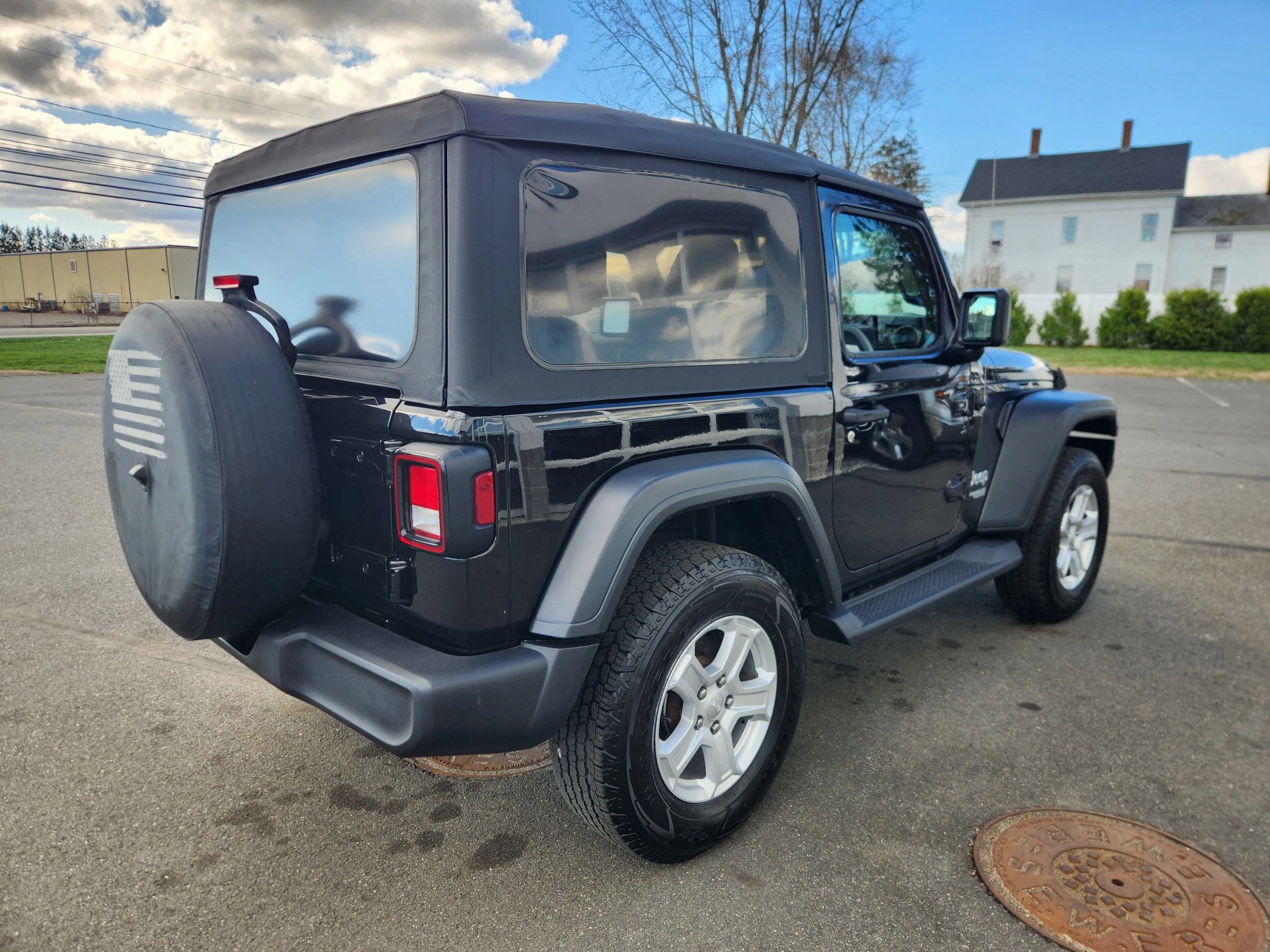 Used 2018 Jeep Wrangler Sport image 12